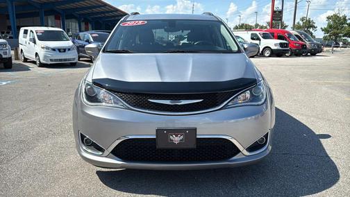 2018 Chrysler Pacifica Touring-L