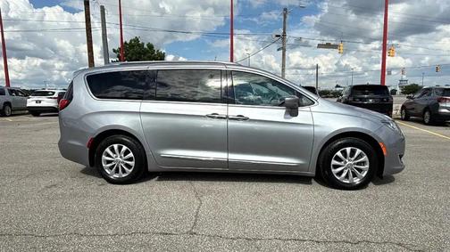 2018 Chrysler Pacifica Touring-L