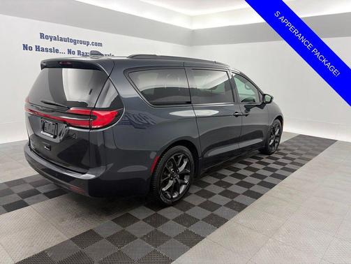 Maximum Steel Metallic Clearcoat 2021 Chrysler Pacifica Touring