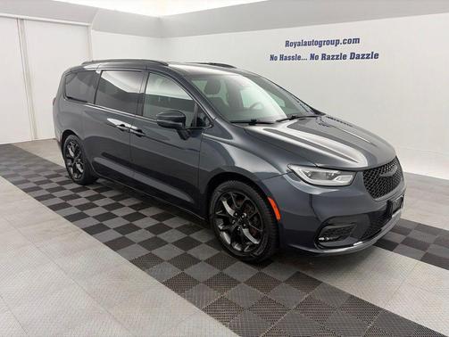 Maximum Steel Metallic Clearcoat 2021 Chrysler Pacifica Touring