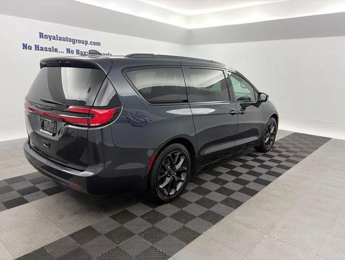 Maximum Steel Metallic Clearcoat 2021 Chrysler Pacifica Touring