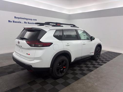 Everest White Pearl Tricoat 2027 Nissan Rogue Rock Creek