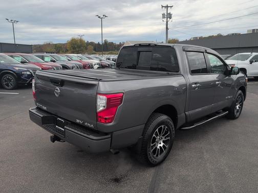 2021 Nissan Titan SV