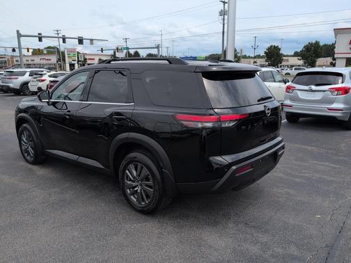 2024 Nissan Pathfinder SV 4WD