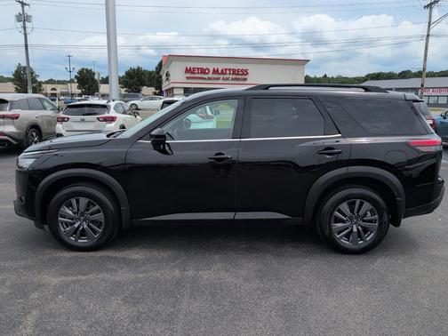 2024 Nissan Pathfinder SV 4WD