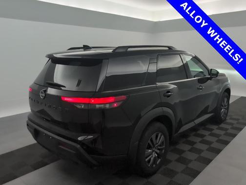 2024 Nissan Pathfinder SV 4WD