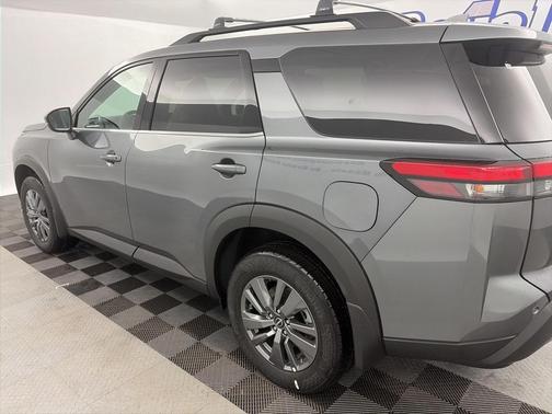 2025 Nissan Pathfinder SV 4WD