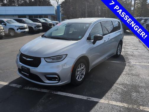 2024 Chrysler Pacifica Touring L