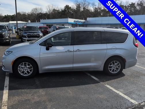 2024 Chrysler Pacifica Touring L