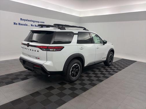 Everest White Pearl Tricoat 2026 Nissan Pathfinder Rock Creek