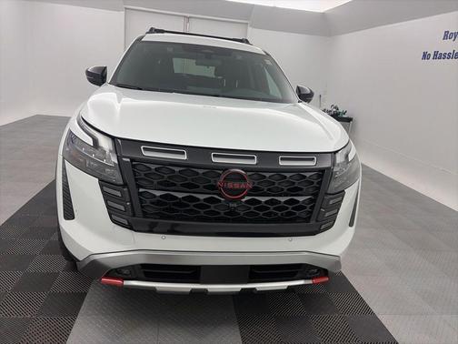 Everest White Pearl Tricoat 2026 Nissan Pathfinder Rock Creek