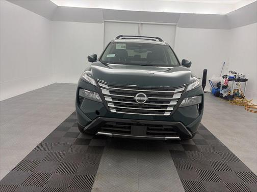 Obsidian Green 2026 Nissan Rogue Platinum