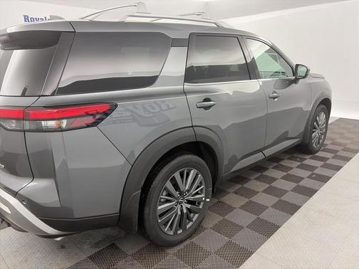 2025 Nissan Pathfinder SL 4WD