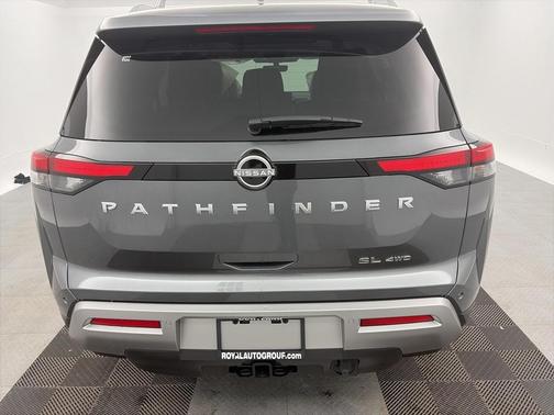 2025 Nissan Pathfinder SL 4WD