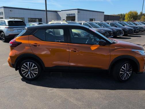 2021 Nissan Kicks SV
