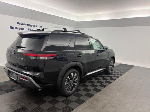 Super Black 2026 Nissan Pathfinder Platinum