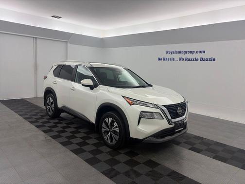Pearl White Tricoat 2023 Nissan Rogue SV