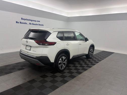 Pearl White Tricoat 2023 Nissan Rogue SV