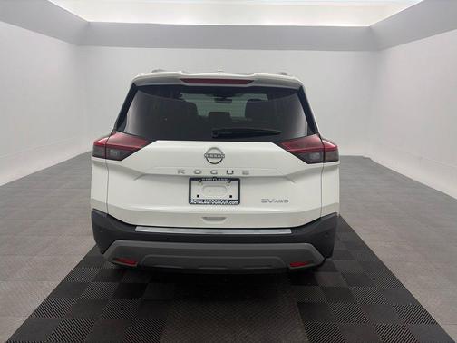 Pearl White Tricoat 2023 Nissan Rogue SV