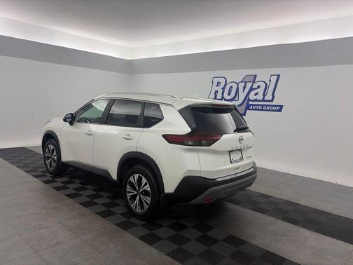 Pearl White Tricoat 2023 Nissan Rogue SV