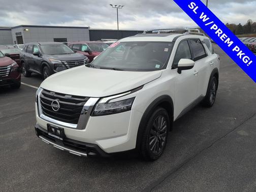 2023 Nissan Pathfinder SL 4WD