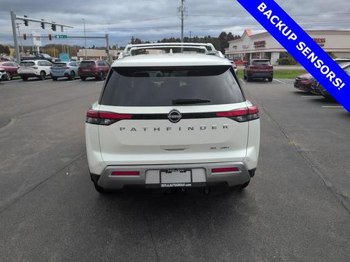 2023 Nissan Pathfinder SL 4WD