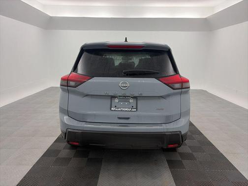 Boulder Gray Pearl 2026 Nissan Rogue SV