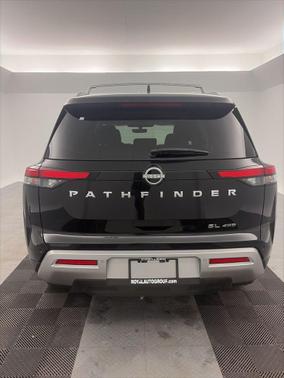 2025 Nissan Pathfinder SL 4WD