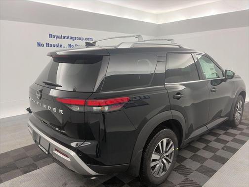 2025 Nissan Pathfinder SL 4WD