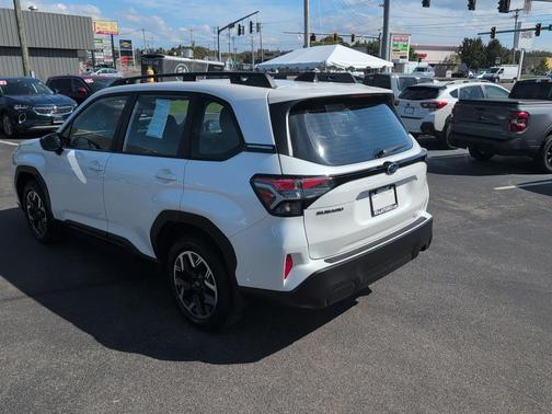 2025 Subaru Forester Base