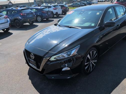 2022 Nissan Altima SR FWD