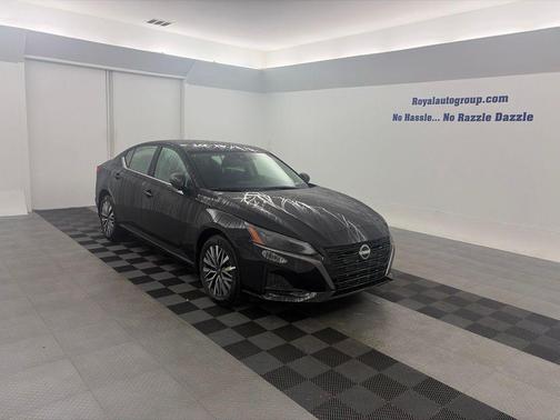 Super Black Clearcoat 2026 Nissan Altima 2.5 SV