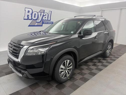 2025 Nissan Pathfinder SL 4WD