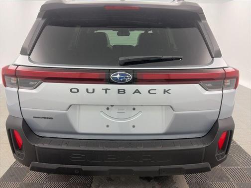 Ice Silver Metallic 2026 Subaru Outback Premium