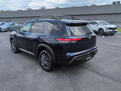 2022 Nissan Pathfinder SV 4WD