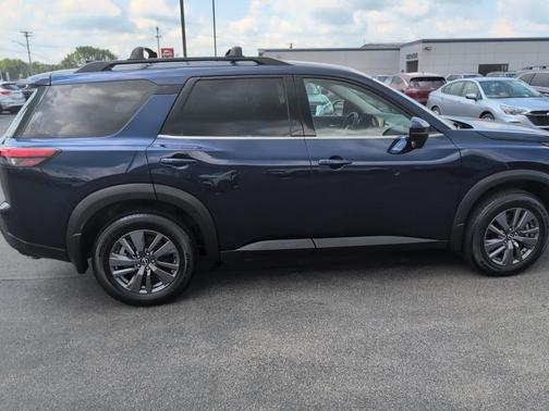2022 Nissan Pathfinder SV 4WD