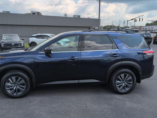 2022 Nissan Pathfinder SV 4WD