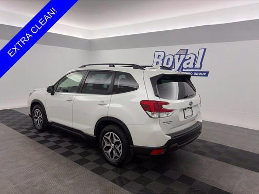 Crystal White Pearl 2021 Subaru Forester Premium