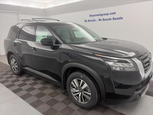 2025 Nissan Pathfinder SL 4WD