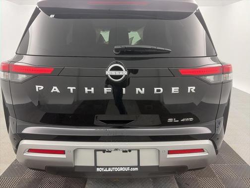 2025 Nissan Pathfinder SL 4WD