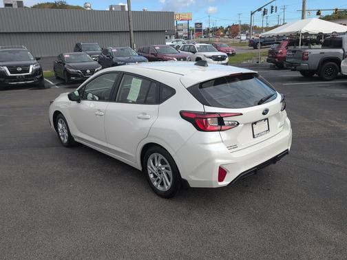 2024 Subaru Impreza Base