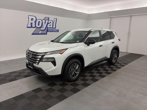 Everest White Pearl 2024 Nissan Rogue S