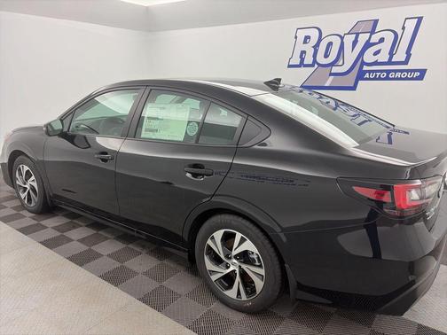 Crystal Black Silica 2025 Subaru Legacy Premium