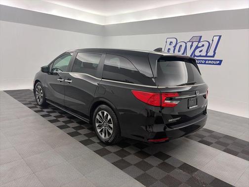 Crystal Black Pearl 2023 Honda Odyssey EX-L