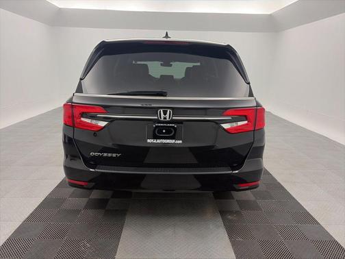 Crystal Black Pearl 2023 Honda Odyssey EX-L