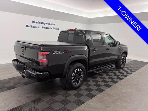Super Black 2024 Nissan Frontier PRO-4X
