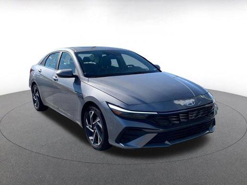 2025 Hyundai ELANTRA SEL