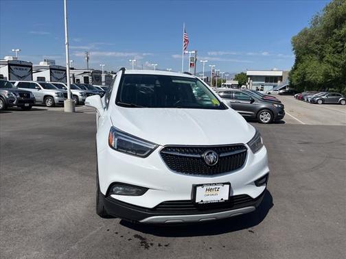 Photo 2 of 28 of 2020 Buick Encore Essence