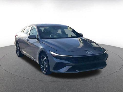 2025 Hyundai ELANTRA SEL