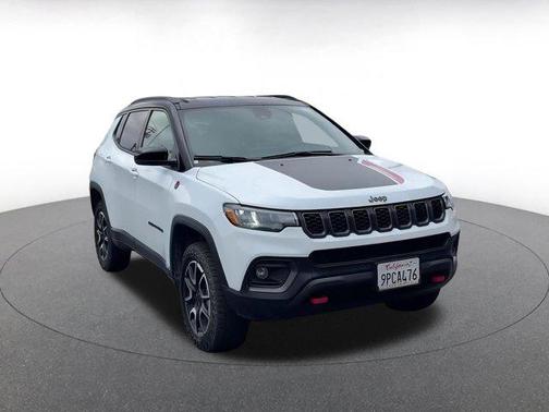 2025 Jeep Compass Trailhawk